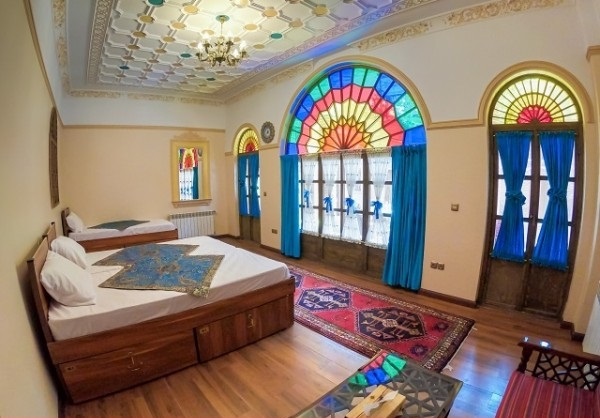 اتاق سه تخته اقامتگاه سنتی پهلوان رزاز تهران
